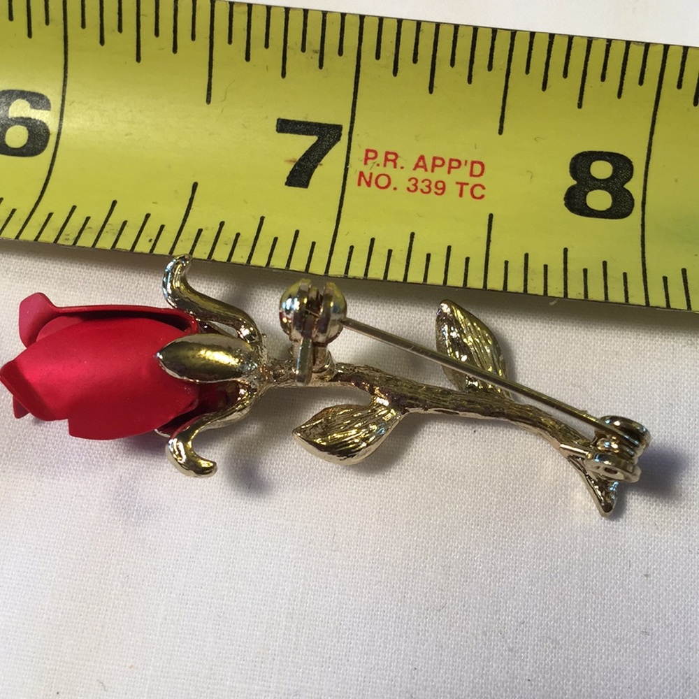 red rose brooch - Picture 3 of 3